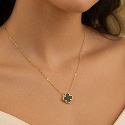Gold Clover Pendant Necklace – Elegant Beaded Design