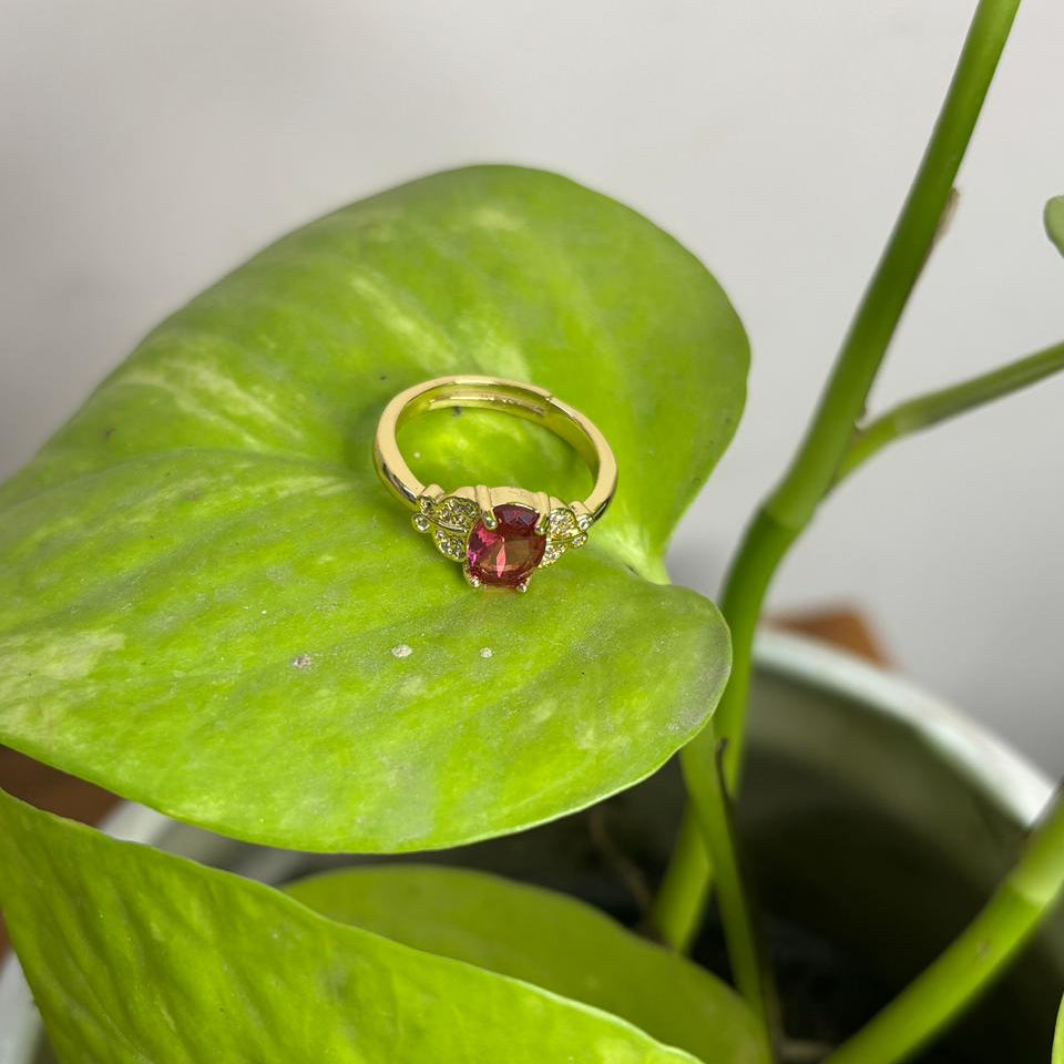 Crimson Radiance Gold Ring